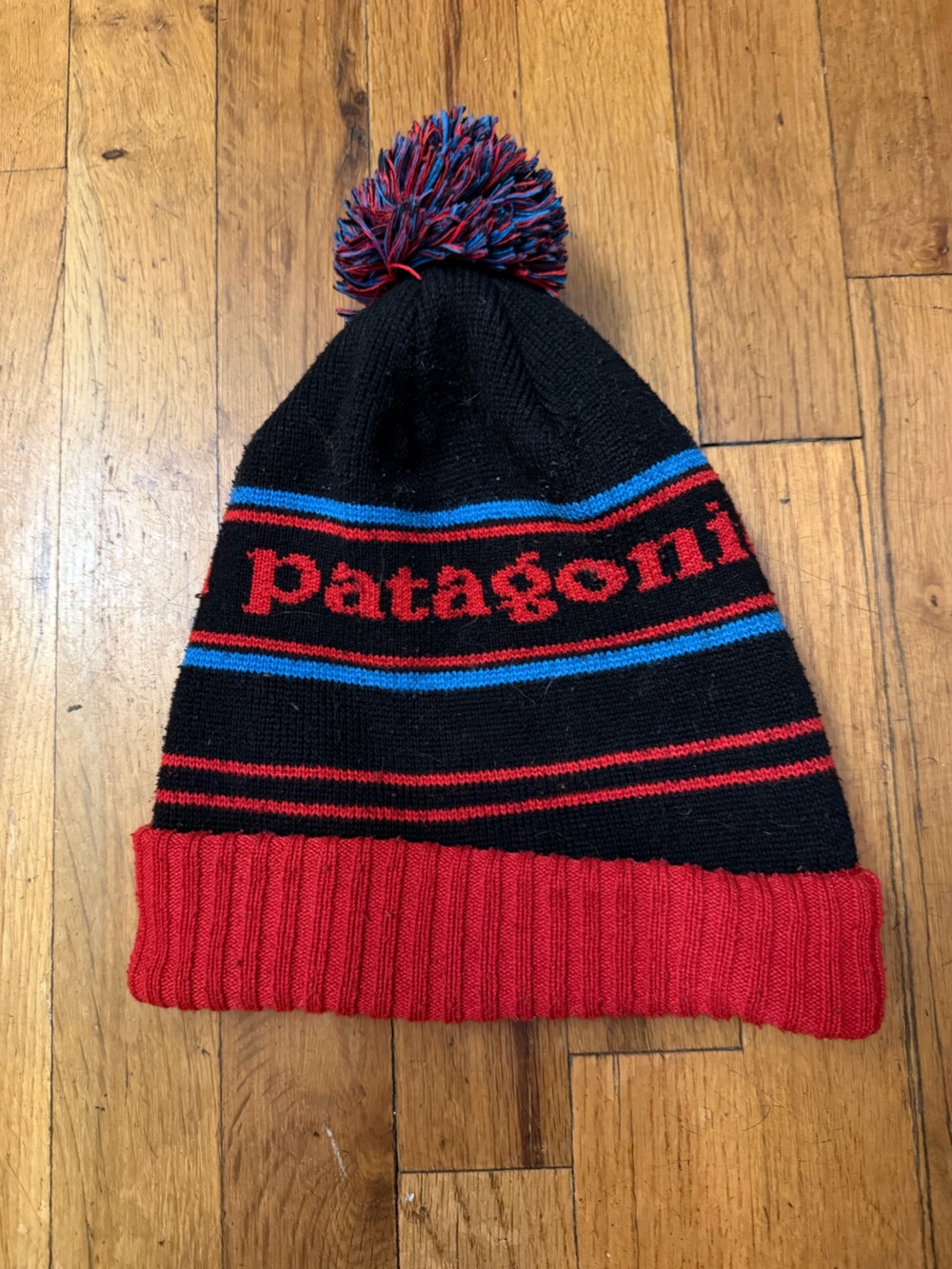 Patagonia Powder Town Beanie hat- Black & Red - good condition
